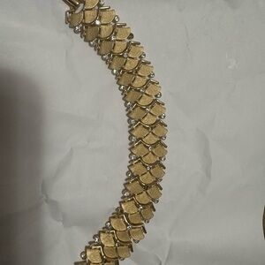 Trifari Crown Elegant Gold Tone Women's bracelet